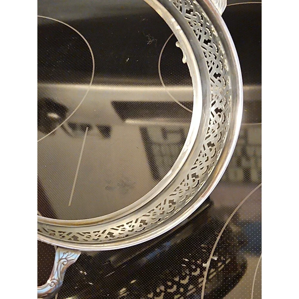 Vintage Pyrex Etched Floral Glass Casserole Dish w/ Lid & Silver Carrier 623 - C